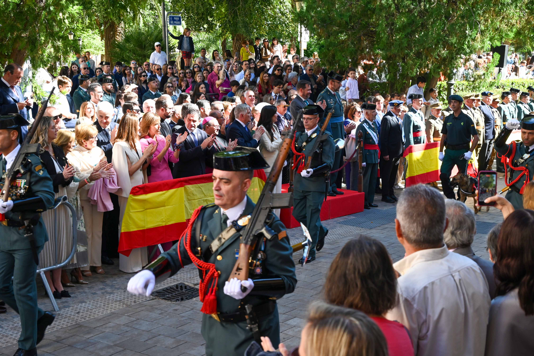 Valverde pone en valor todo “lo que nos une” en la Fiesta Nacional y reconoce la labor de la Guardia Civil como garante de la democracia 7 Valverde pone en valor todo “lo que nos une” en la Fiesta Nacional y reconoce la labor de la Guardia Civil como garante de la democracia