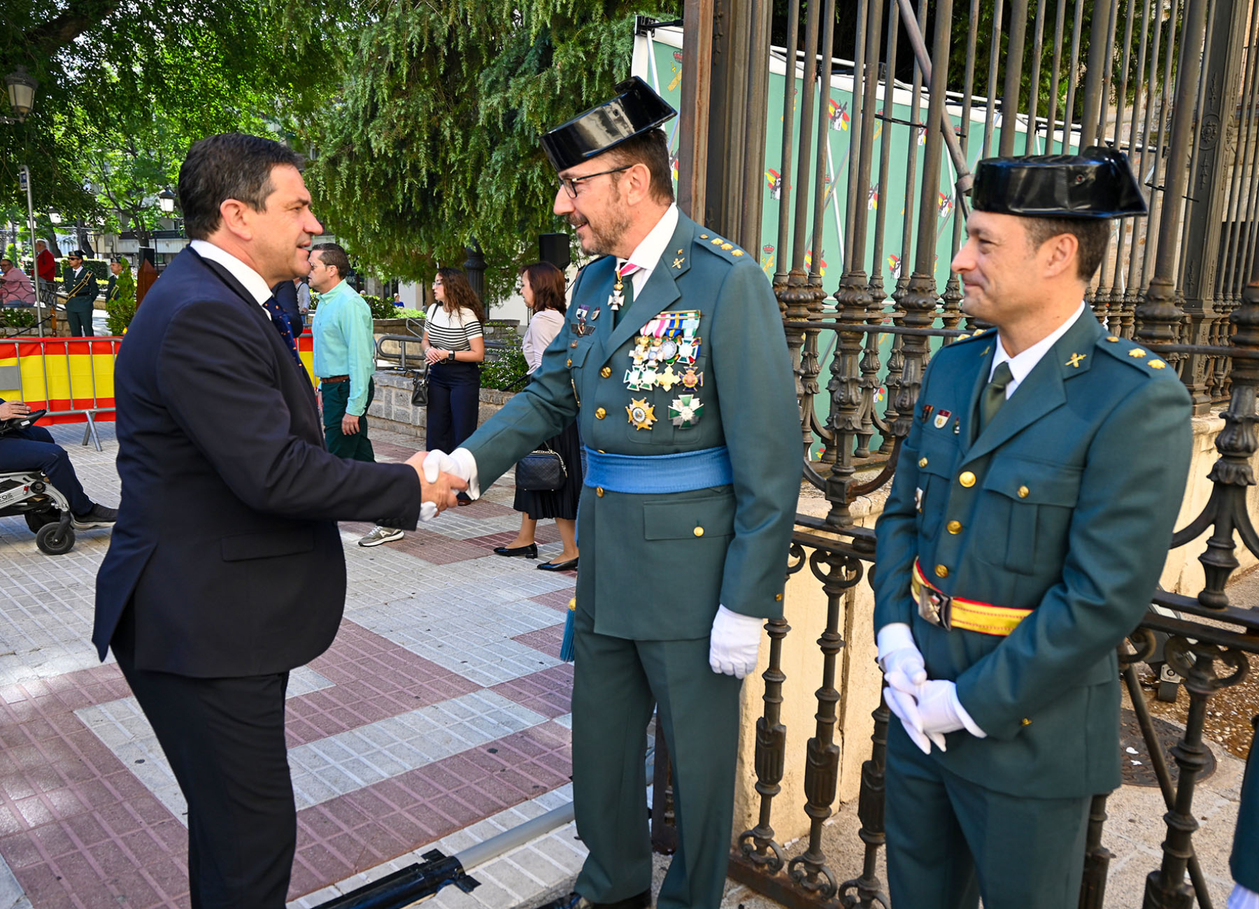 Valverde pone en valor todo “lo que nos une” en la Fiesta Nacional y reconoce la labor de la Guardia Civil como garante de la democracia 1 Valverde pone en valor todo “lo que nos une” en la Fiesta Nacional y reconoce la labor de la Guardia Civil como garante de la democracia