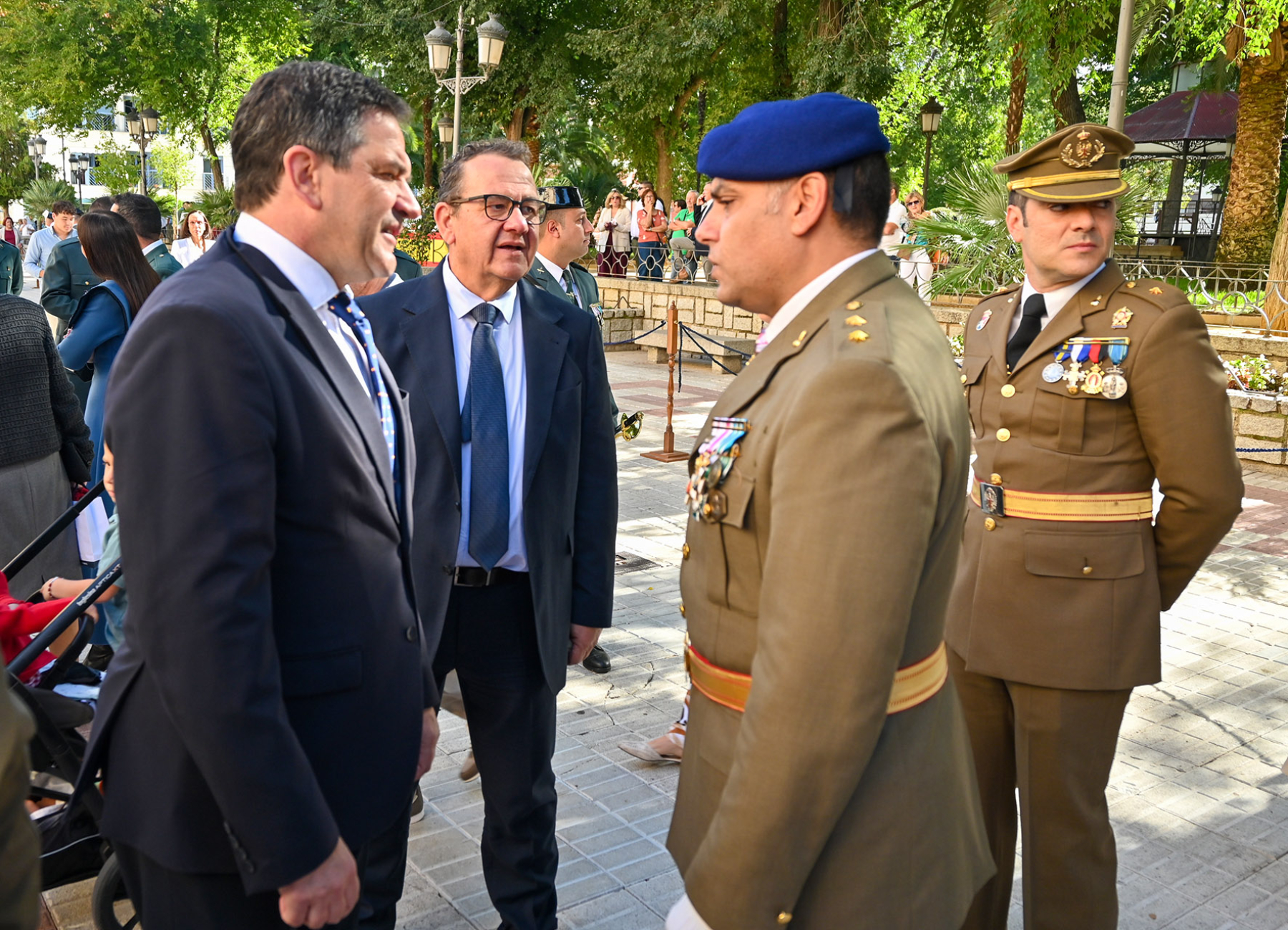 Valverde pone en valor todo “lo que nos une” en la Fiesta Nacional y reconoce la labor de la Guardia Civil como garante de la democracia 13 Valverde pone en valor todo “lo que nos une” en la Fiesta Nacional y reconoce la labor de la Guardia Civil como garante de la democracia
