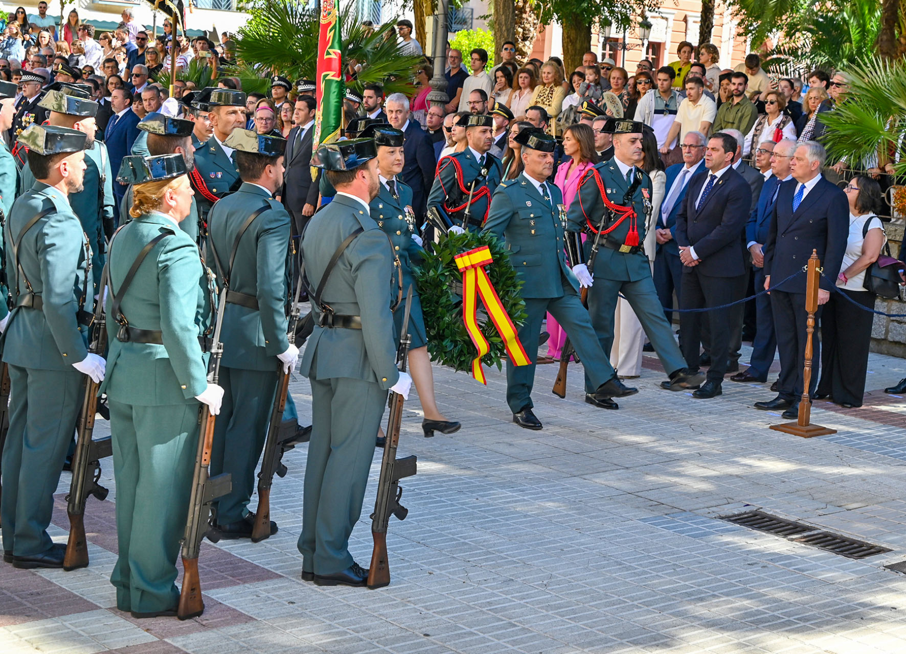 Valverde pone en valor todo “lo que nos une” en la Fiesta Nacional y reconoce la labor de la Guardia Civil como garante de la democracia 2 Valverde pone en valor todo “lo que nos une” en la Fiesta Nacional y reconoce la labor de la Guardia Civil como garante de la democracia