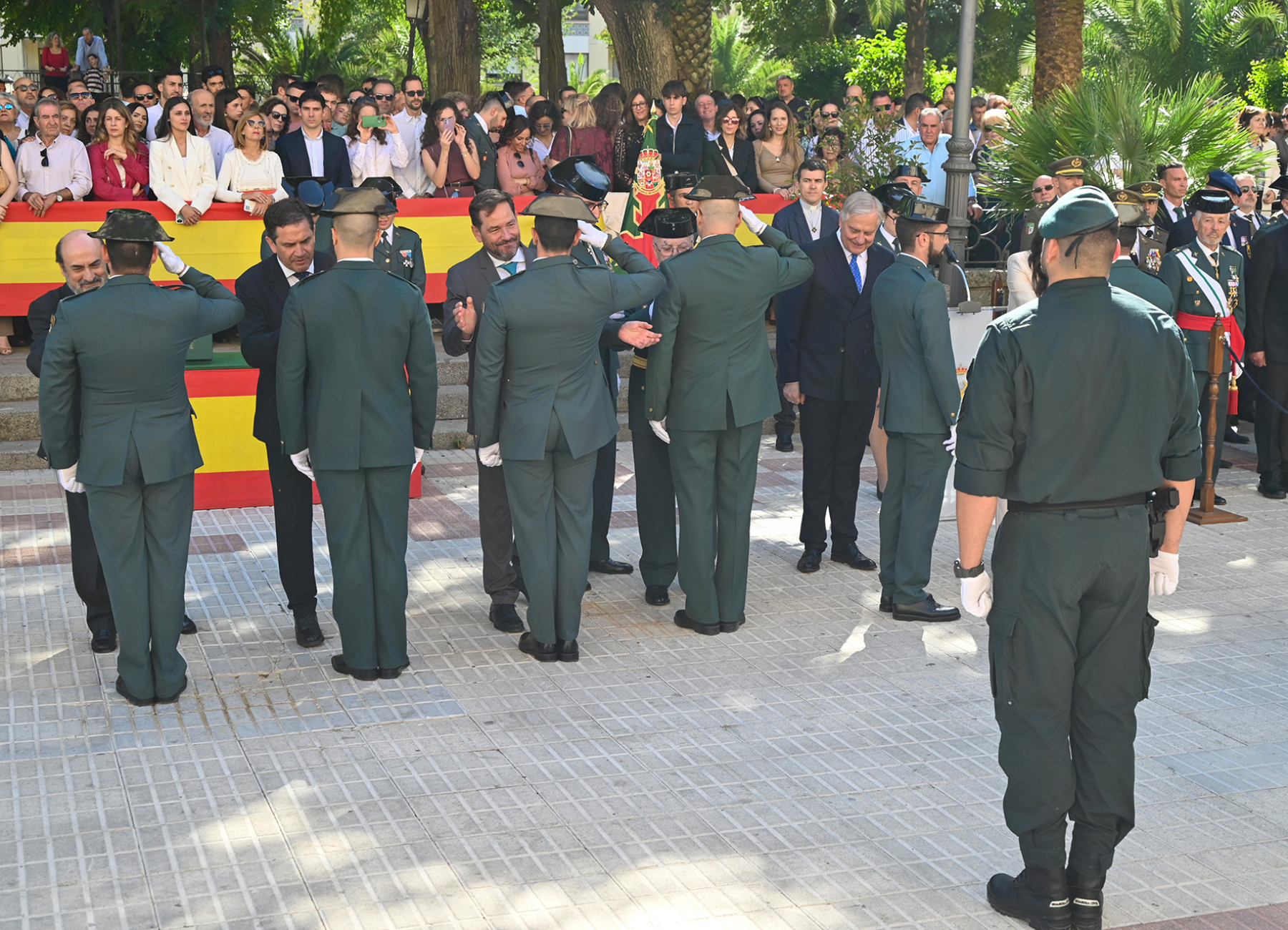 Valverde pone en valor todo “lo que nos une” en la Fiesta Nacional y reconoce la labor de la Guardia Civil como garante de la democracia 10 Valverde pone en valor todo “lo que nos une” en la Fiesta Nacional y reconoce la labor de la Guardia Civil como garante de la democracia